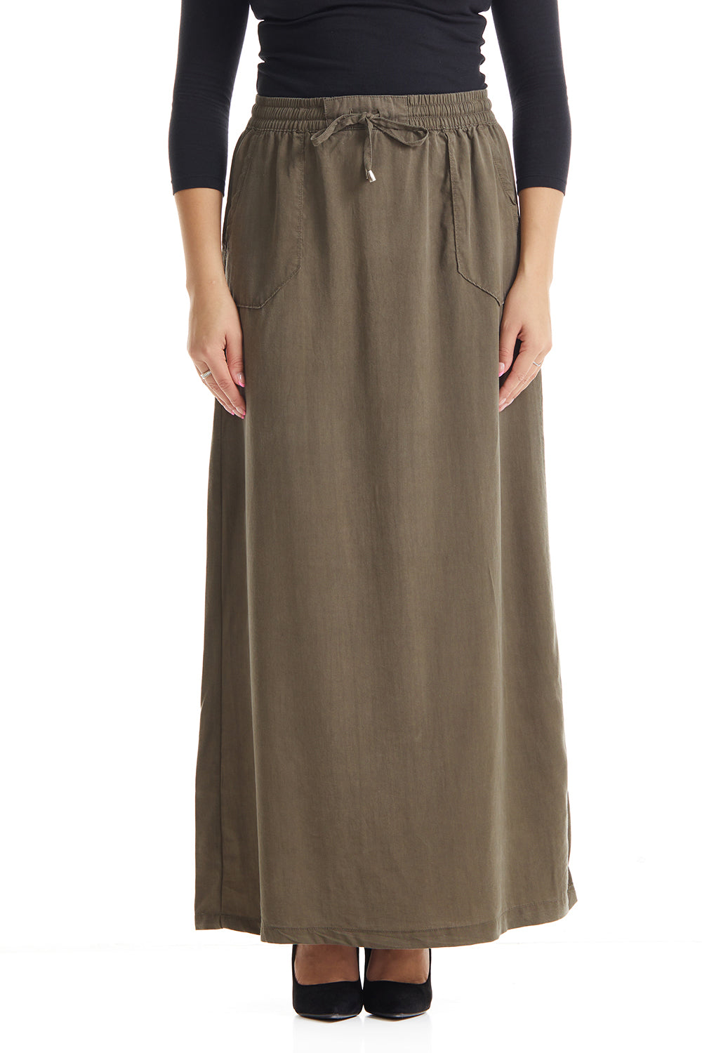 long maxi skirt with pockets and elastic waistband